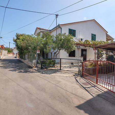 Apartment And Rooms Ruza Trogir Exterior foto