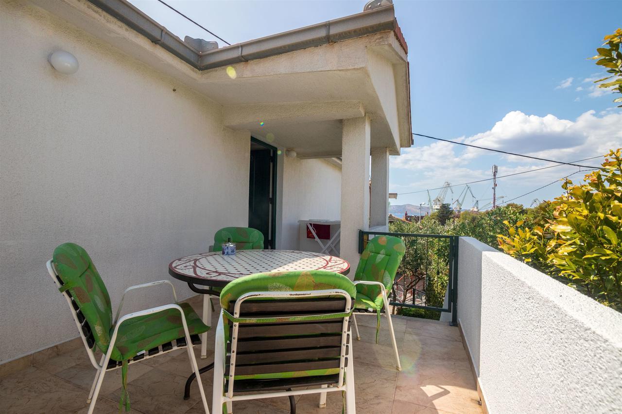 Apartment And Rooms Ruza Trogir Exterior foto