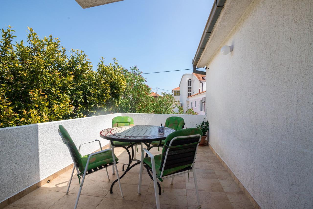 Apartment And Rooms Ruza Trogir Exterior foto
