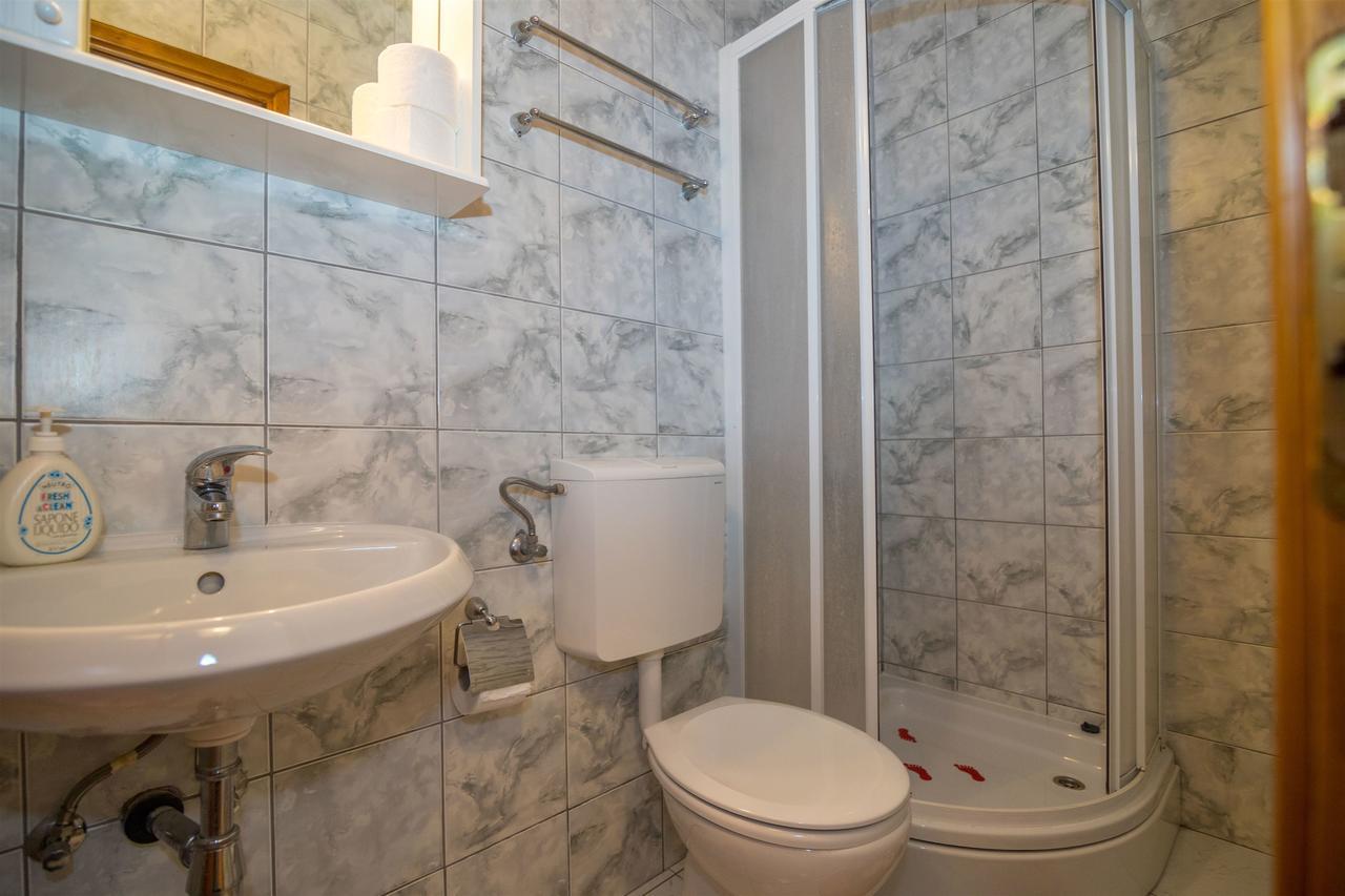 Apartment And Rooms Ruza Trogir Exterior foto