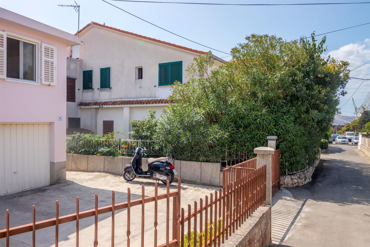 Apartment And Rooms Ruza Trogir Exterior foto